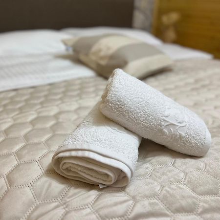 Zen Den Apartments โอโทชาส ภายนอก รูปภาพ