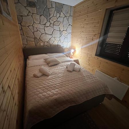 Zen Den Apartments โอโทชาส ภายนอก รูปภาพ